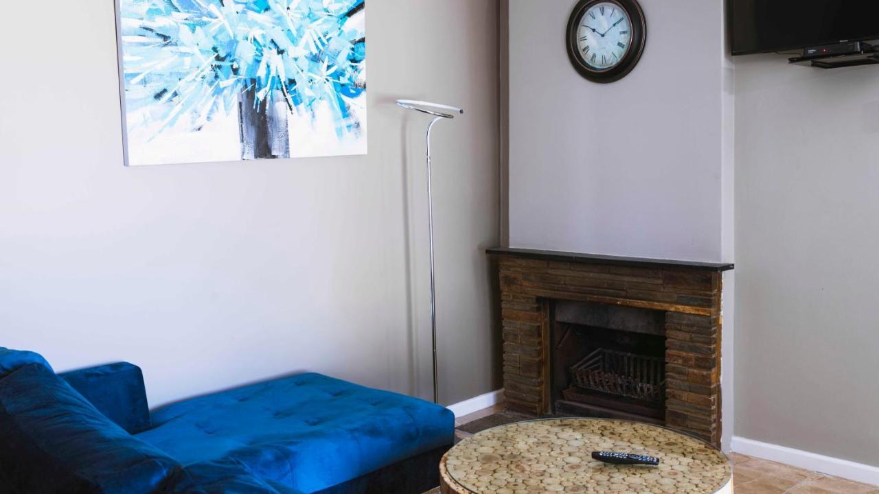 103Onwallace Self Catering Guest House เคปทาวน์ ภายนอก รูปภาพ