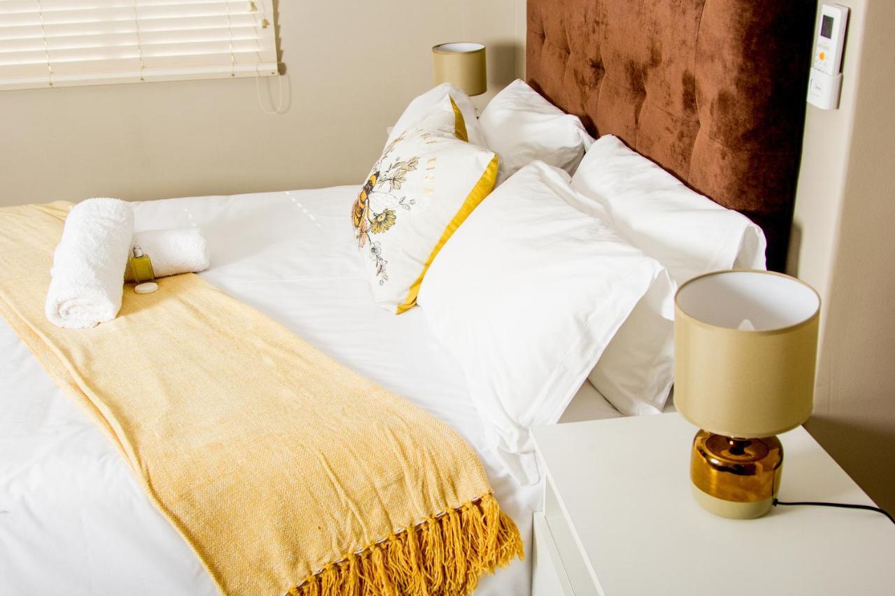 103Onwallace Self Catering Guest House เคปทาวน์ ภายนอก รูปภาพ