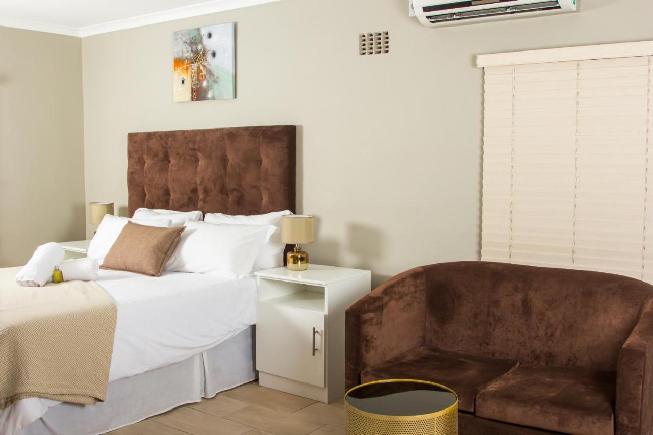 103Onwallace Self Catering Guest House เคปทาวน์ ภายนอก รูปภาพ