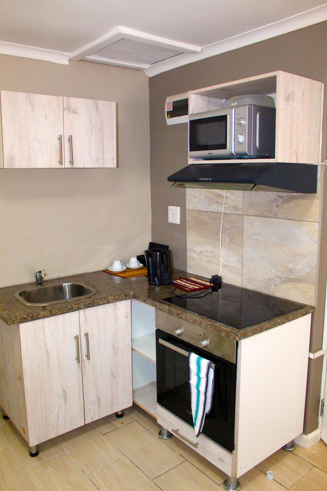103Onwallace Self Catering Guest House เคปทาวน์ ภายนอก รูปภาพ