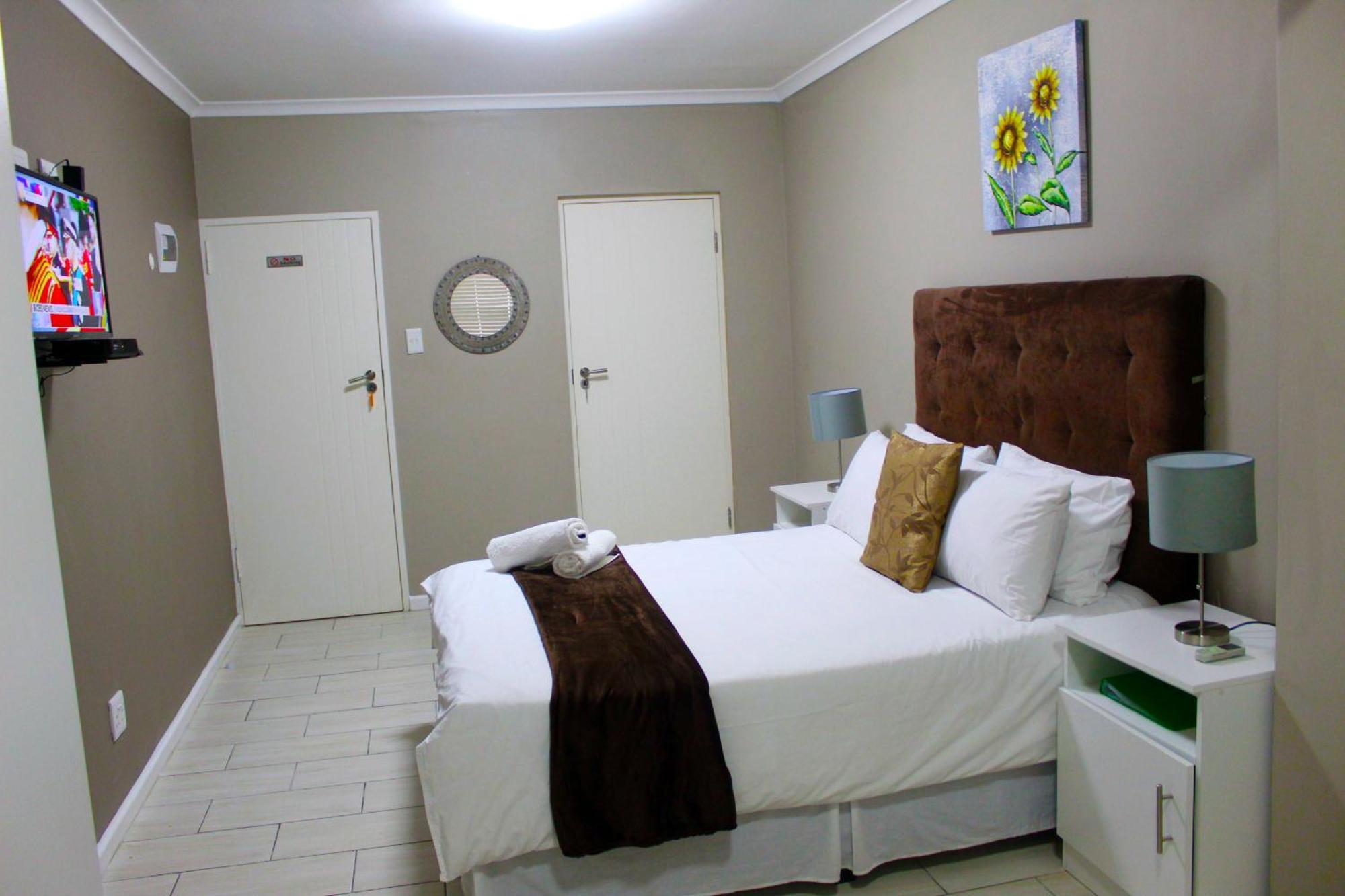 103Onwallace Self Catering Guest House เคปทาวน์ ภายนอก รูปภาพ