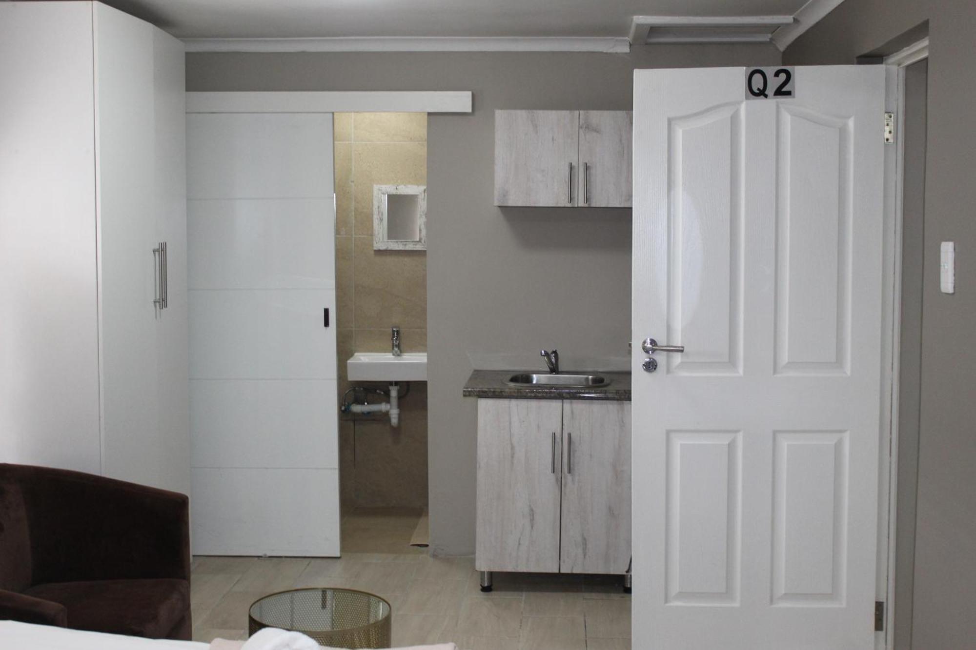 103Onwallace Self Catering Guest House เคปทาวน์ ภายนอก รูปภาพ