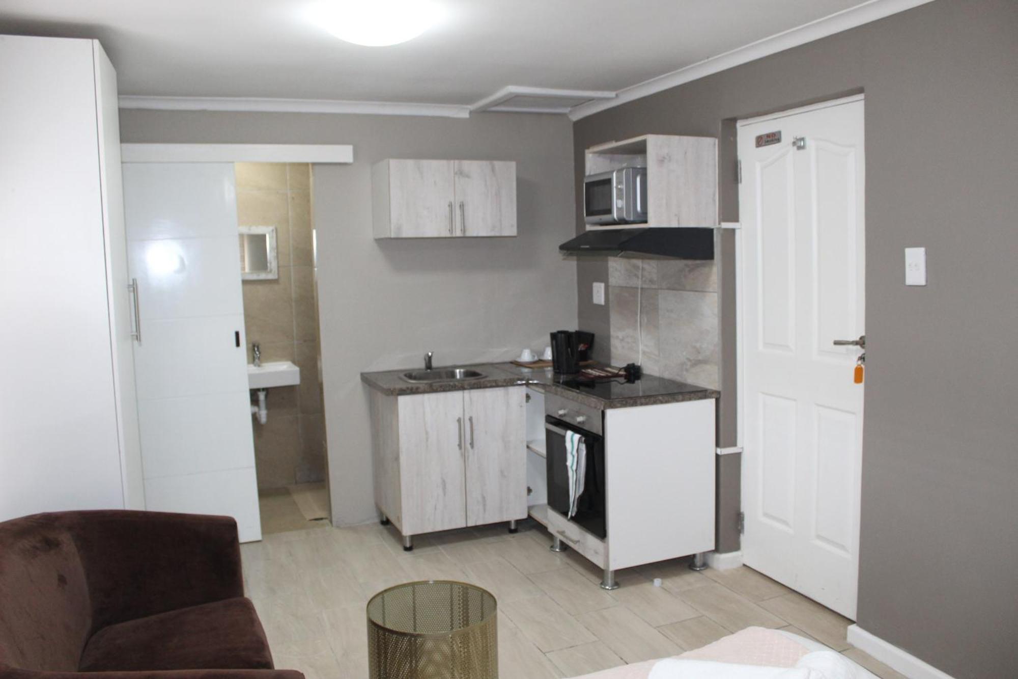 103Onwallace Self Catering Guest House เคปทาวน์ ภายนอก รูปภาพ