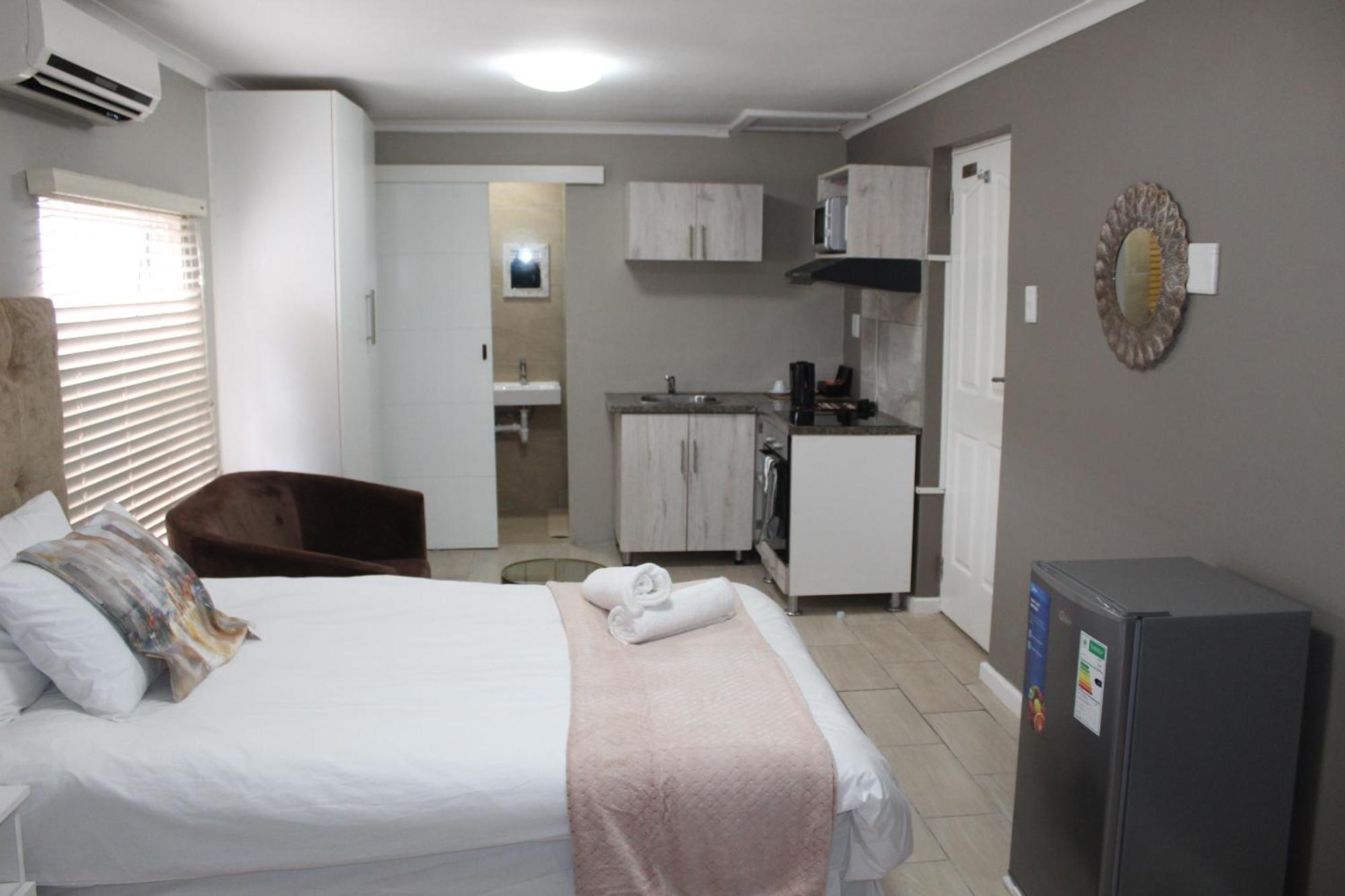 103Onwallace Self Catering Guest House เคปทาวน์ ภายนอก รูปภาพ