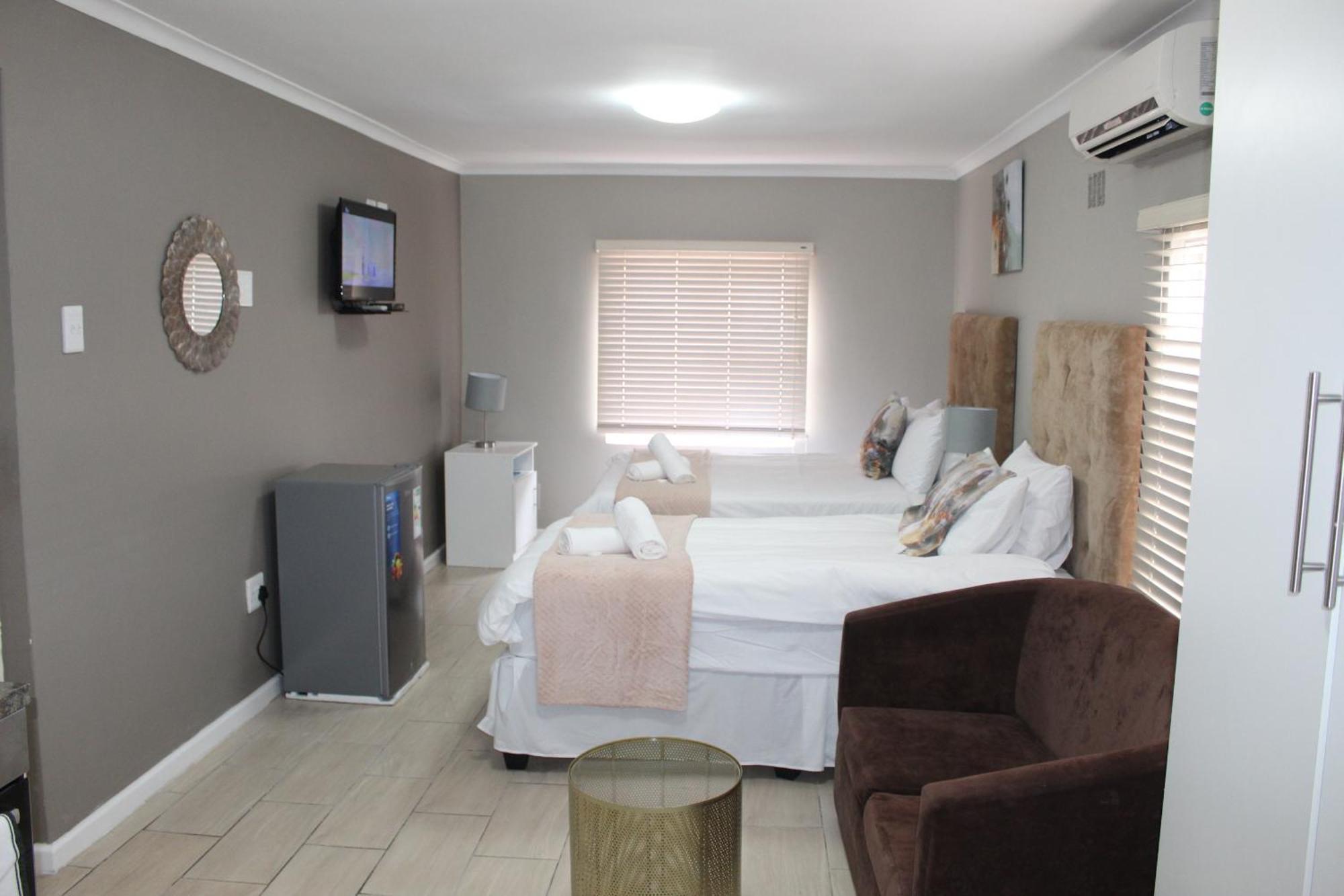 103Onwallace Self Catering Guest House เคปทาวน์ ภายนอก รูปภาพ