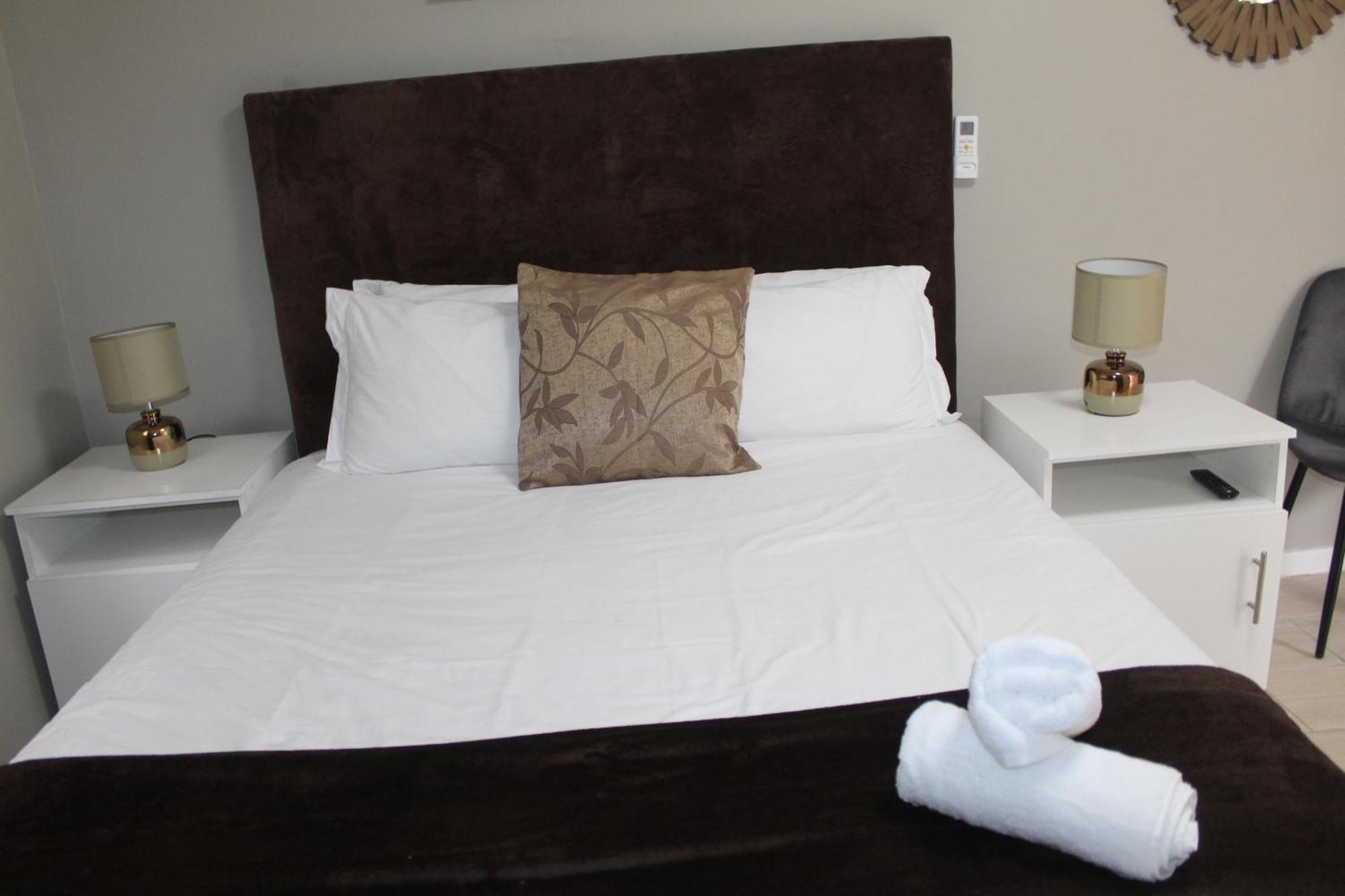 103Onwallace Self Catering Guest House เคปทาวน์ ภายนอก รูปภาพ