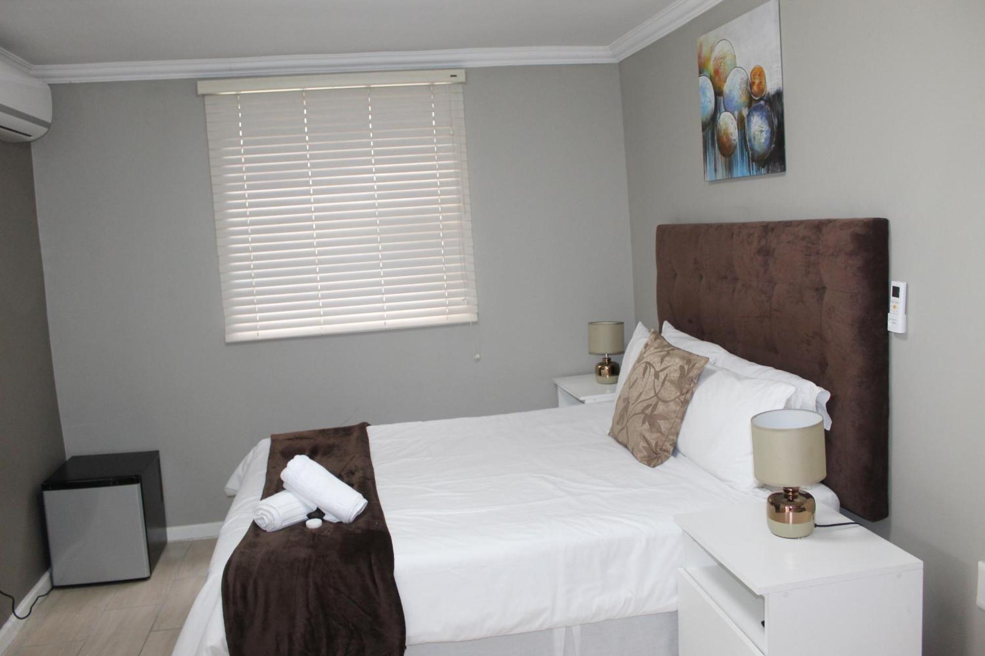 103Onwallace Self Catering Guest House เคปทาวน์ ภายนอก รูปภาพ