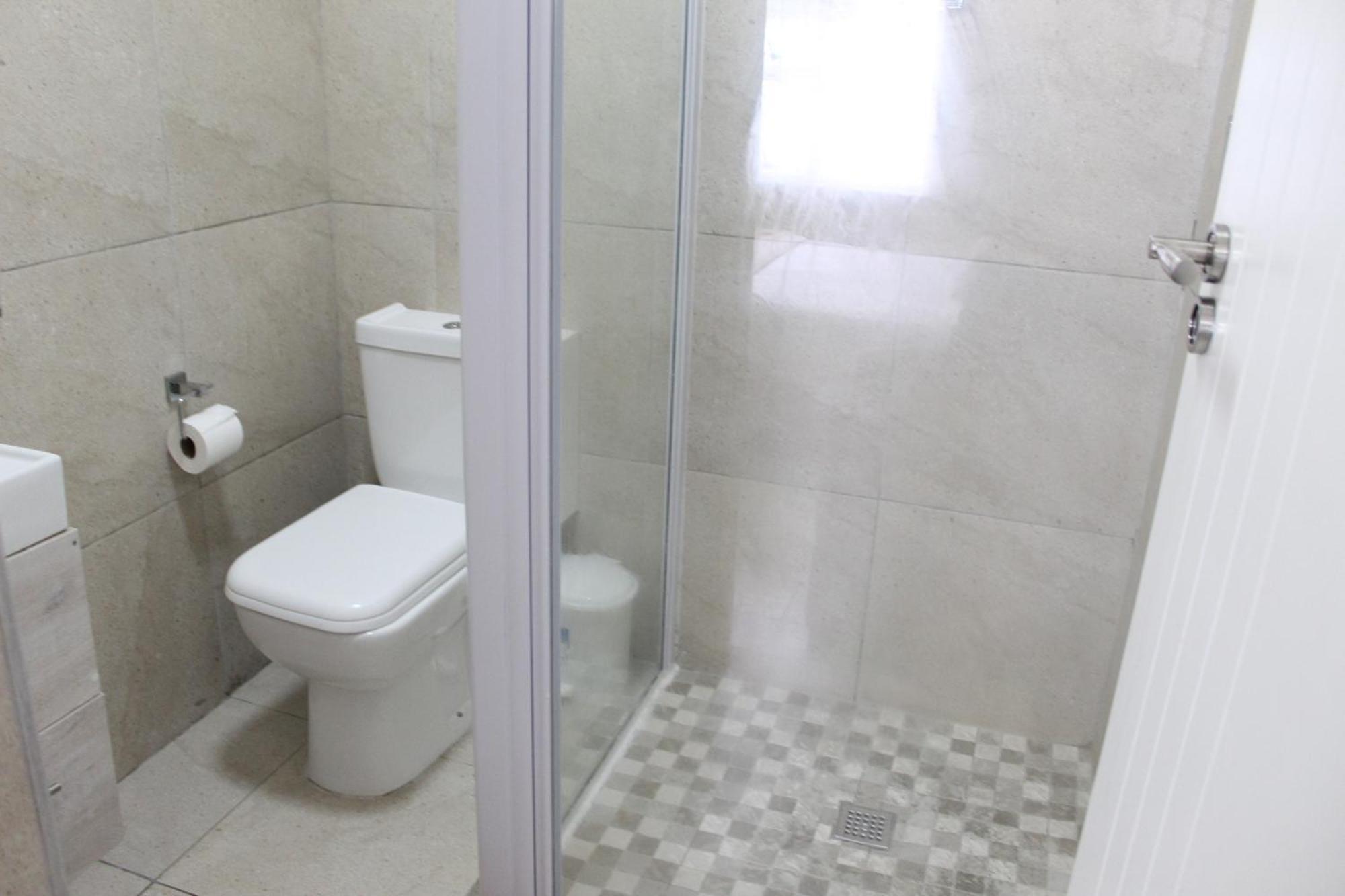 103Onwallace Self Catering Guest House เคปทาวน์ ภายนอก รูปภาพ