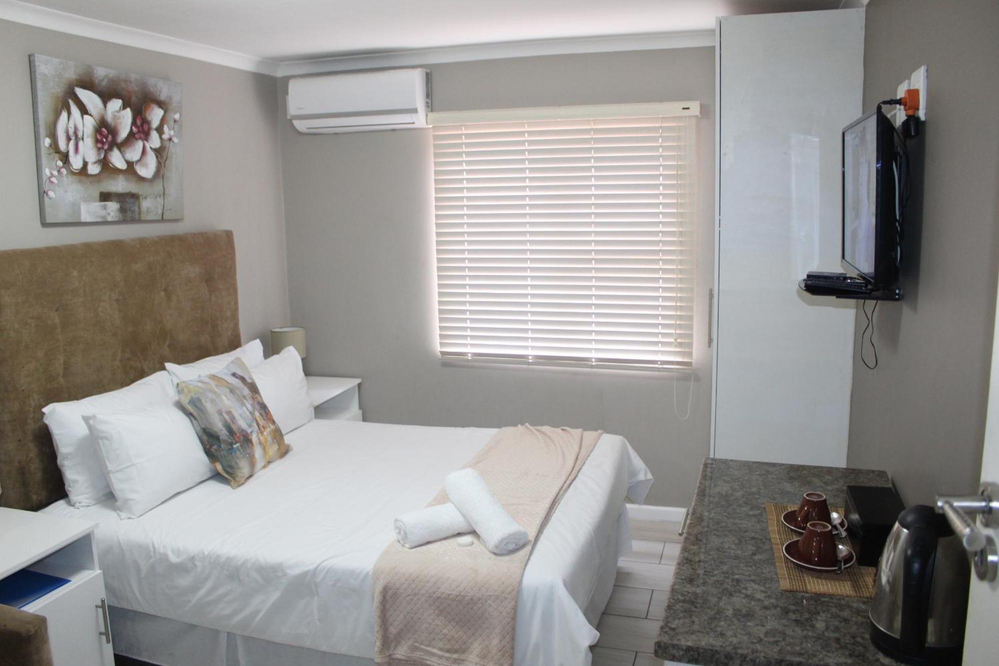 103Onwallace Self Catering Guest House เคปทาวน์ ภายนอก รูปภาพ