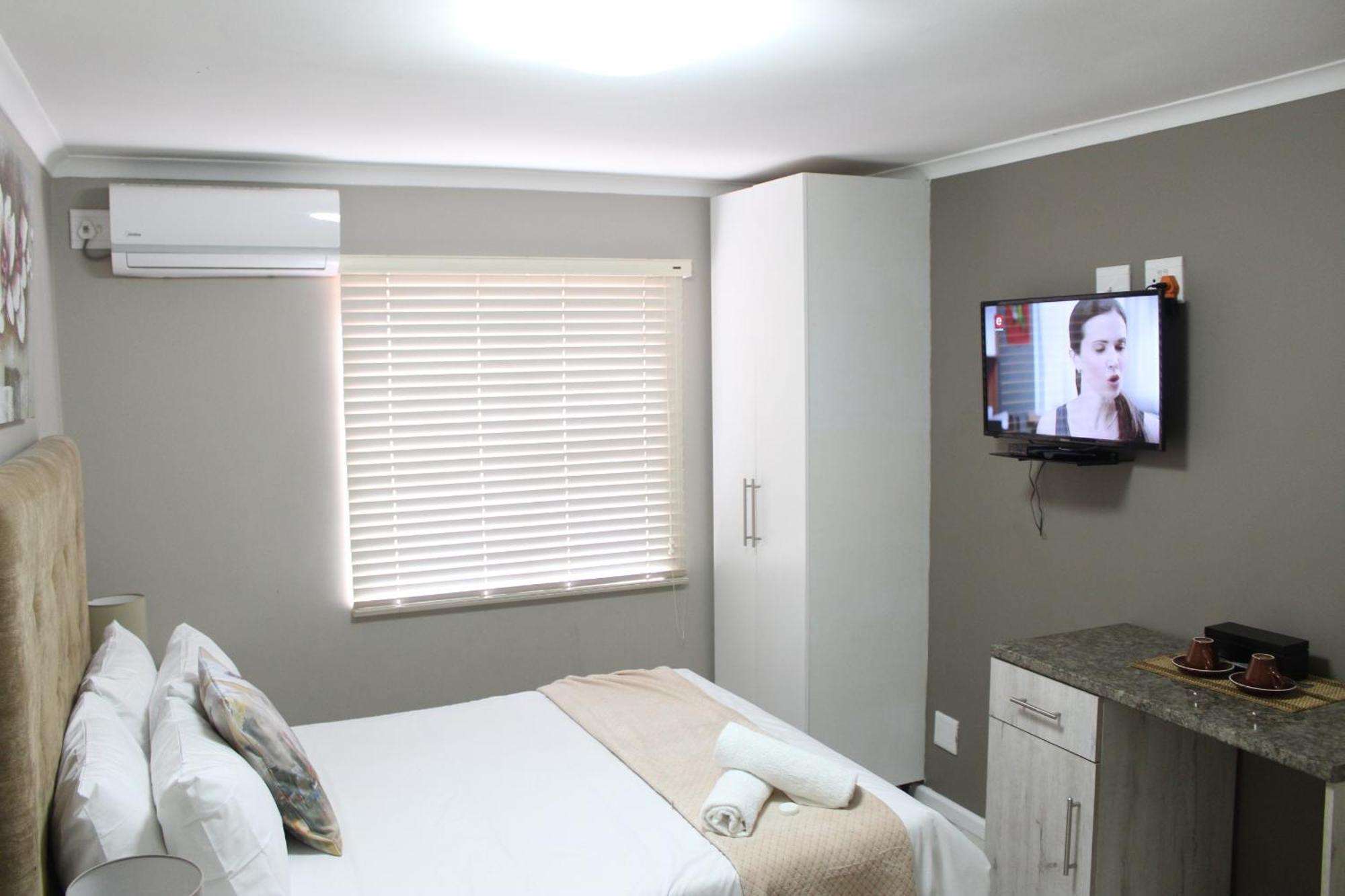 103Onwallace Self Catering Guest House เคปทาวน์ ภายนอก รูปภาพ